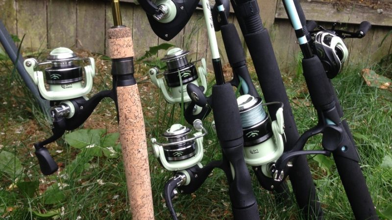 Fishing Gear Set Black Fishing Rod and Reel Baitcast Combo