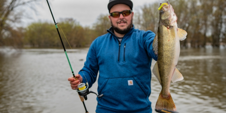 Post Spawn Walleye River Fishing